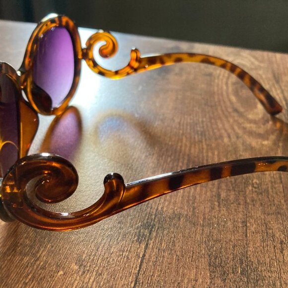 Unbranded Women's Tortoise Shell Scroll Sunglasses - Brown - Picture 4 of 6